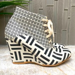 Funky Goby Wedge Booties